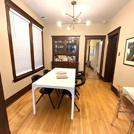 Irving Park/Avondale Updated Vintage Top Unit 2-Flat Chicago Extérieur photo