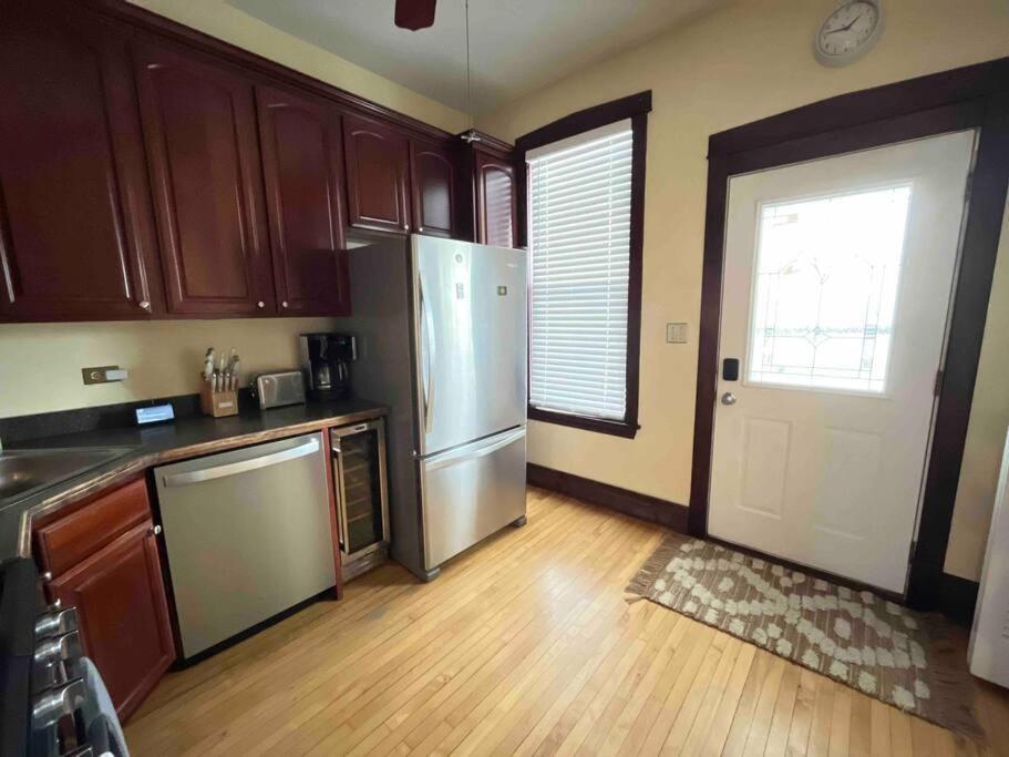 Appartement Irving Park/avondale Updated Vintage Unit 2-flat *