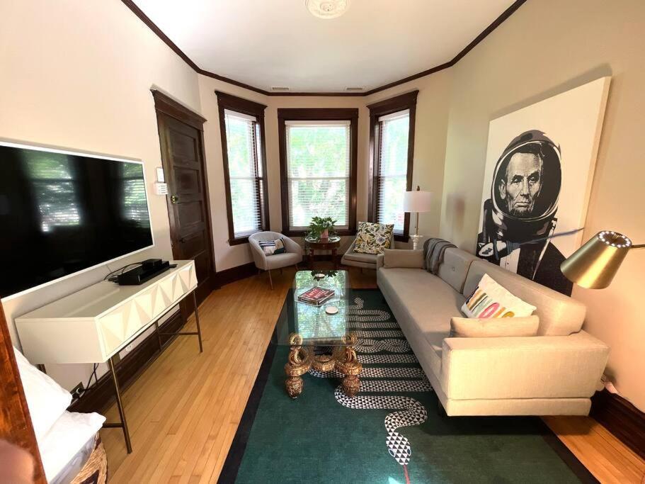 Appartement Irving Park/avondale Updated Vintage Unit 2-flat